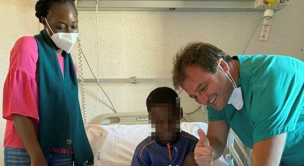Dalla Costa d'Avorio a Napoli: riuscito l'intervento al cuore di Samuel che è «pronto per essere dimesso»