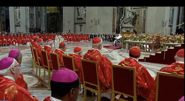 Il Papa convoca tutti i nunzi dopo 3 anni: il mondo è sull'orlo di una guerra, il multilateralismo agonizzante e la crisi è globale