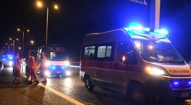 Milano, a piedi di notte sulla tangenziale Est: travolto da più auto e ucciso a 20 anni