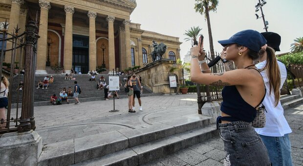 Palermo, chiuso locale: dentro ballavano in 300