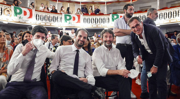 Elezioni 2022, Franceschini e Speranza a Napoli: «Il Sud è la priorità assoluta»