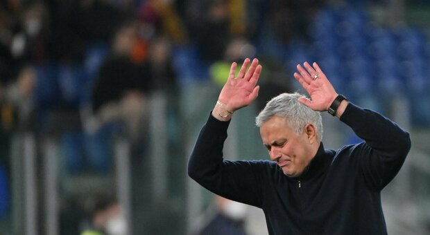 Roma-Atalanta, è furia Mourinho: proteste contro Chiffi e cartellino rosso