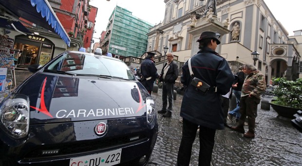 Agguato a Napoli oggi, trentenne ferito alle gambe da colpi di arma da fuoco
