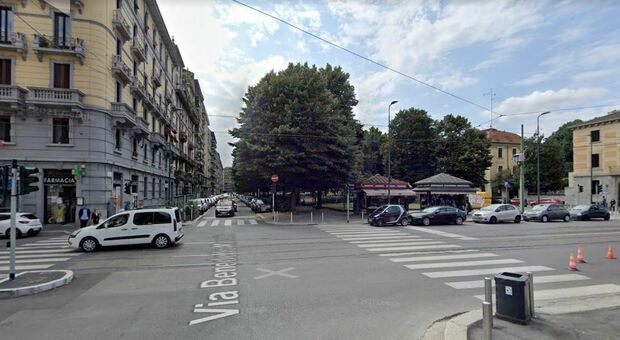 Milano, consegna a domicilio in centro: fattorina di 20 anni aggredita e molestata