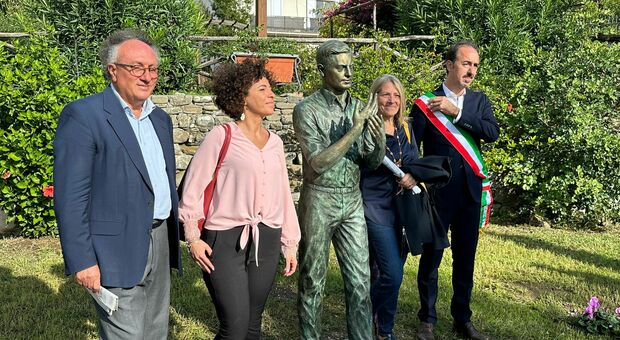 Inaugurata una statua dedicata al papà della Dieta Mediterranea Ancel Keys