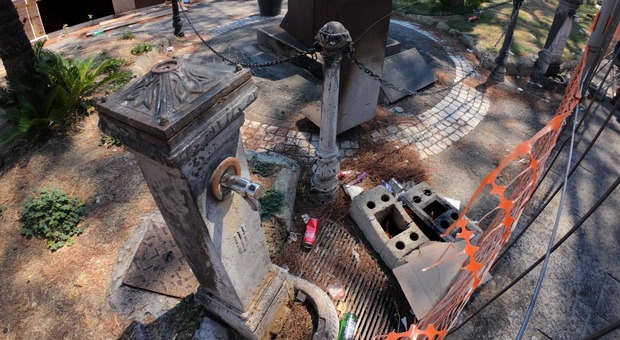 Centro storico di Napoli, viaggio nel mondo delle fontane-asciutte: «Cittadini e turisti lasciati senz'acqua»