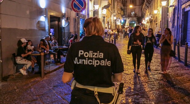 Napoli, polizia municipale in campo: controlli e sanzioni