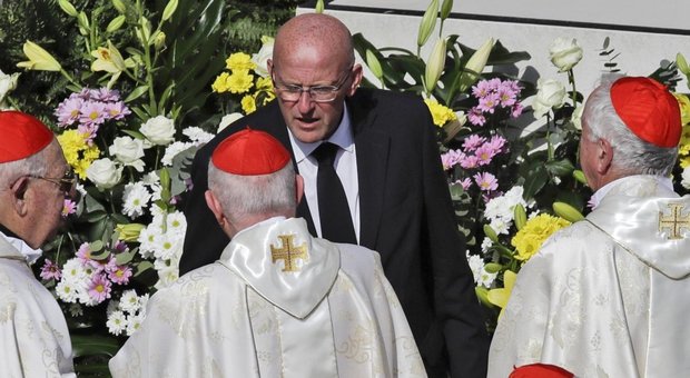 Il Papa accetta le dimissioni del capo della Gendarmeria Giani per le foto segnaletiche
