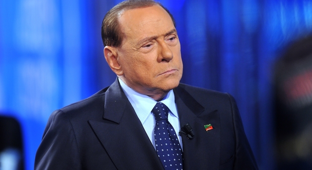 Napoli, Berlusconi: «Incendio Vesuvio simbolo del fallimento della sinistra»