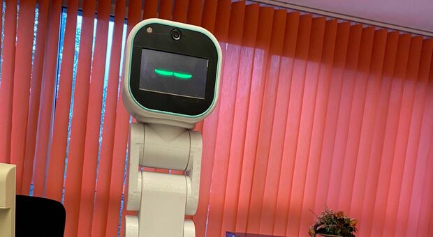 Robot a scuola, la Protom di Napoli presenta Calssmate Robot