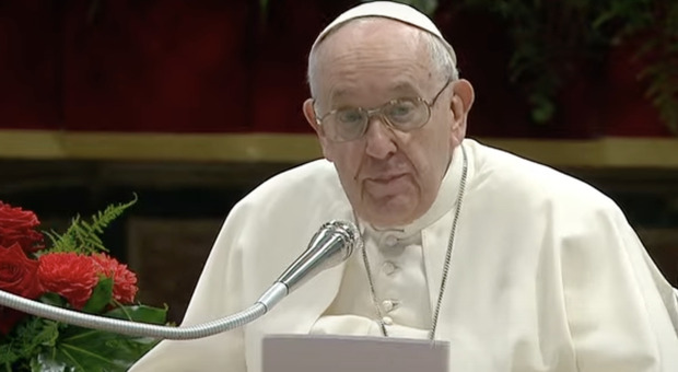 Papa Francesco prega per Dugina: «Innocenti pagano la guerra». L'ambasciatore ucraino: «Sullo stesso piano aggredito e aggressore»