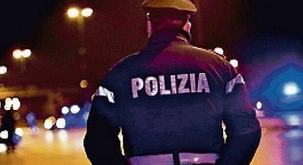 Napoli, tenta di rubare un'auto a Barra: arrestato