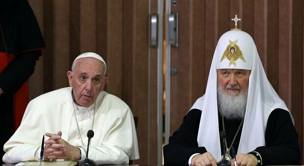 Ucraina, incontro online tra Papa Francesco e il patriarca Kirill: «cooperazione per affrontare la crisi umanitaria»
