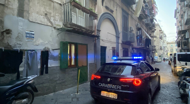 Camorra, sequestrato il palazzo abusivo del clan Polverino a Napoli: tre arresti