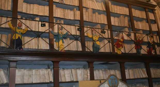 All'Archivio di Stato di Napoli apre i battenti la fiera dei balocchi: oltre mille giocattoli antichi in mostra