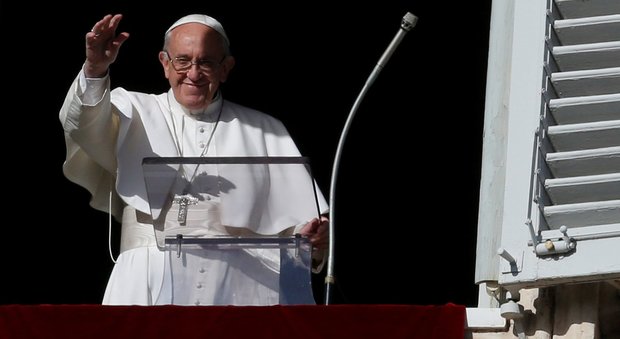 L'appello del Papa: «Per Natale rilasciate le persone sequestrate nel mondo». E prega per le Filippine