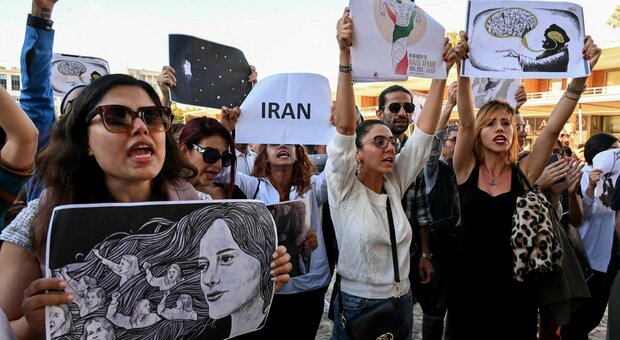Napoli-Iran, giovedì la protesta dei sindacati davanti alla prefettura