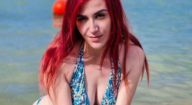 Ilaria Borgonovo, la star di OnlyFans: «Foto e video hot? Me li pagano col reddito di cittadinanza»