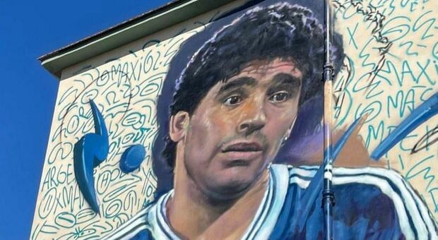 Maradona, a Pompei spunta un nuovo murales di un artista argentino