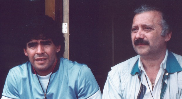 Maradona, Gianni Minà ricorda l'amico: «Il Napoli nel 1991 gli tese ...