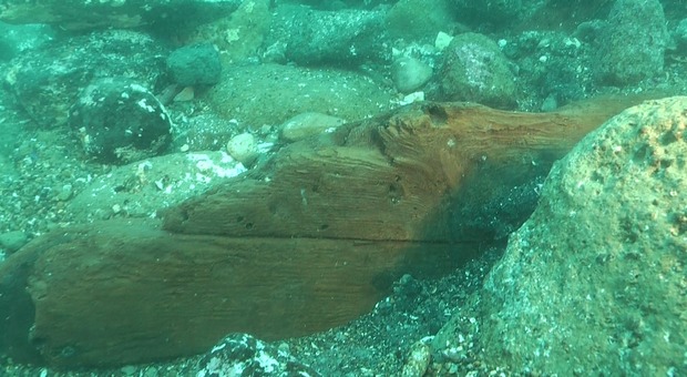 Miseno, individuati i resti di un' antica imbarcazione romana