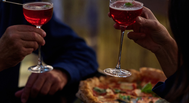 Pizza e cocktail per celebrare San Valentino alla «Galleria Navarra»
