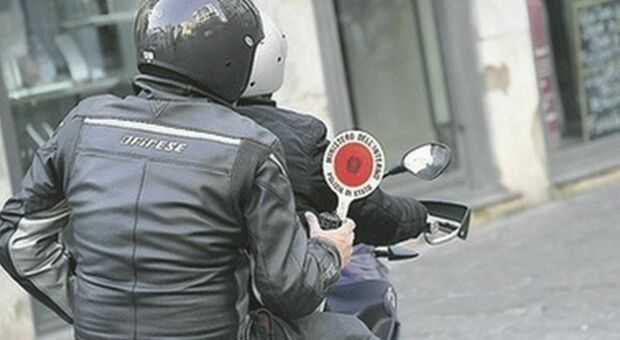 Napoli, centro storico: sorpreso in casa con pistole e cartucce: arrestato 26enne