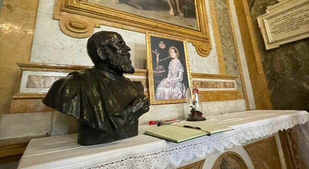 Santa Chiara, scoperto il busto dell'ultimo re di Napoli