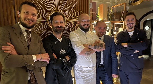 Antonio Tracano sommelier, Mirko Lamagna bar tender, Salvatore Incoronato chef, Carlo Chiariello direttore, Michele Iodice metre