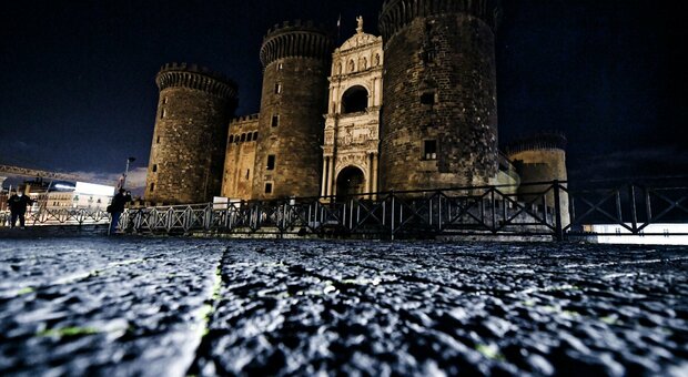 Maltempo in Campania: domani a Napoli chiusi i parchi, Castel dell'Ovo e il Maschio Angioino