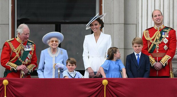 Regina Elisabetta, il programma del Giubileo di Platino: due volte al balcone, le curiosità (e la grana del principe Andrea)