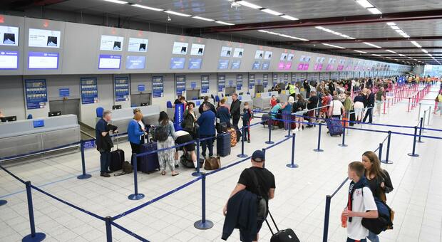 Ryanair cancella voli per Bergamo e Napoli: rimborso di 250 euro per i passeggeri
