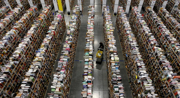 Amazon Warehouse indaga sul rapporto degli italiani con i regali usati