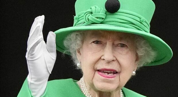 Regina Elisabetta giubileo abito verde significato nascosto