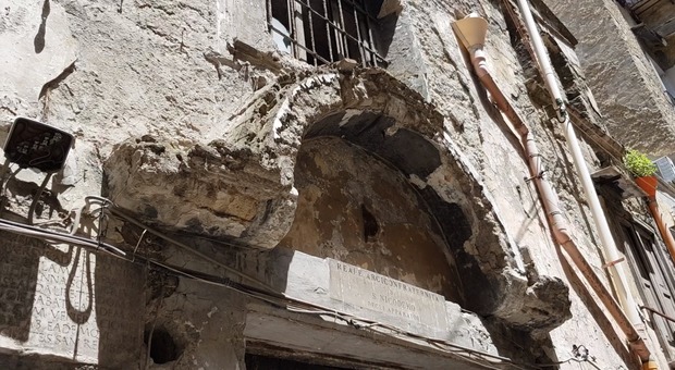 Napoli, l'antica chiesa miracolosa di Forcella abbandonata al degrado