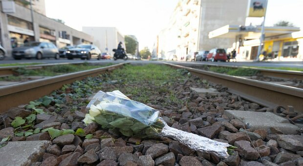 Dramma a Milano, morto 14enne in bici: è stato investito da un tram