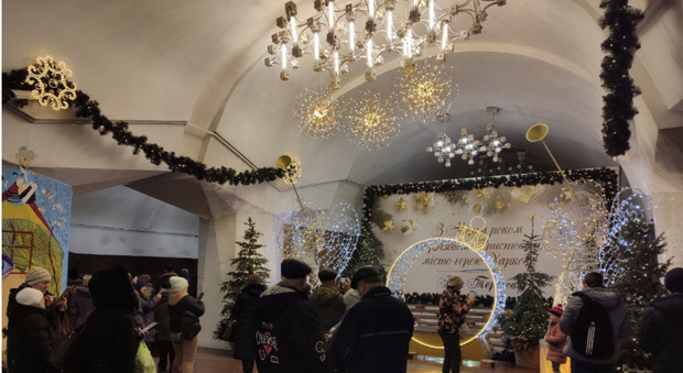 Ucraina, la guerra non ferma il Natale a Kharkiv: festa per grandi e piccini