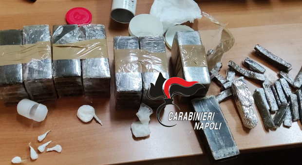 Blitz antidroga a Castello di Cisterna: arrestato spacciatore 31enne trovato in possesso di quattro chili di stupefacenti