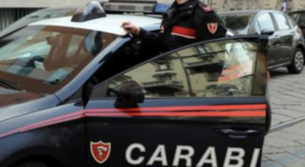 Sorrento, i carabinieri le restituiscono i documenti persi grazie ai social