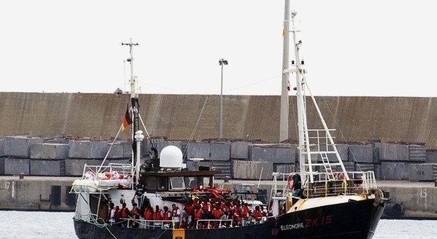 Migranti: Ue, seguiamo da vicino sviluppi su nave Eleonore