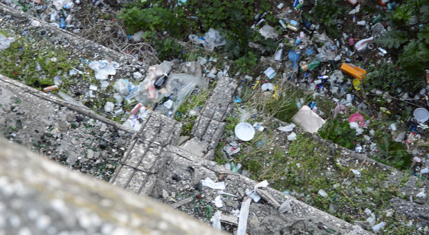 Napoli: discarica sotto il belvedere di Posillipo, il progetto bonifica dei ragazzi di Retake