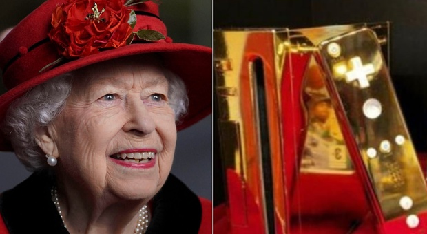 Regina Elisabetta, la sua Wii d'oro 24 carati finisce su eBay: la storia incredibile