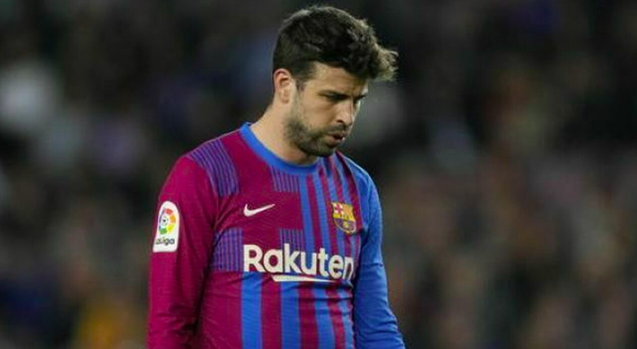 Piqué si ritira dal calcio, l'annuncio a sorpresa: «Sabato sarà la mia ultima partita al Camp Nou col Barcellona»