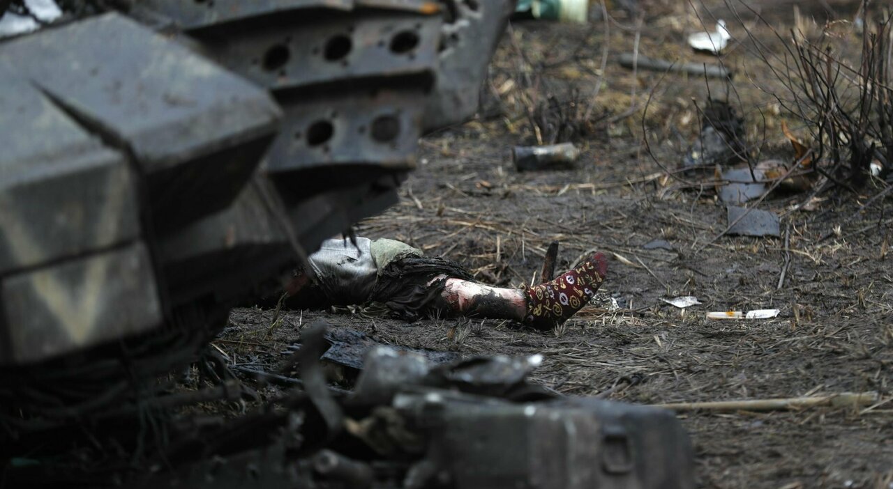 Generali russi uccidono i propri soldati feriti: il racconto dei prigionieri sulla guerra in Ucraina