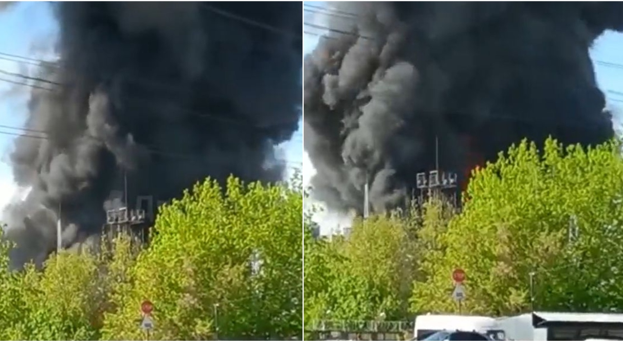 Incendio a Mosca, in fiamme la centrale aerospaziale Zhukovsky: fuoco in ?un