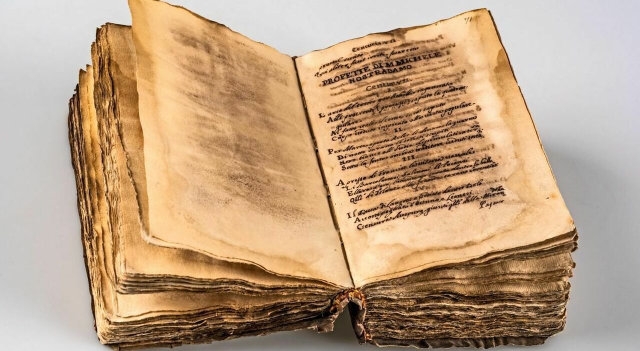 Nostradamus, ritrovato il manoscritto rubato a Roma 20 anni fa: le profezie tornano a casa