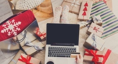 Proposte Per Regali Di Natale.Amazon Le Idee Regalo E Le Migliori Offerte Per Lei Nel Negozio Di Natale Il Mattino It