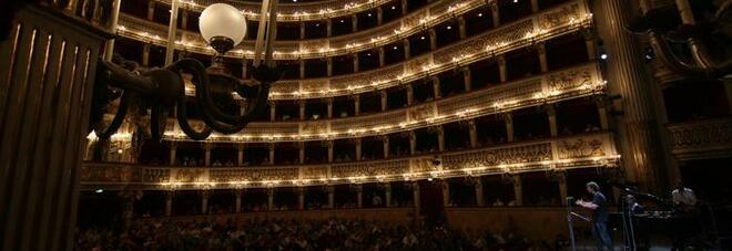 Teatro San Carlo di Napoli, il sindaco chiama gli imprenditori: «La città si mobiliti»