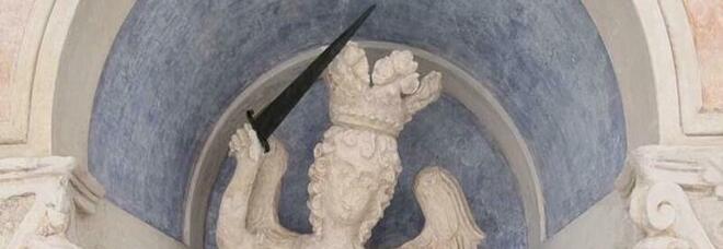 Procida, dopo il restauro la statua di San Michele torna nell’abbazia grazie al Rotary Club Napoli Ovest