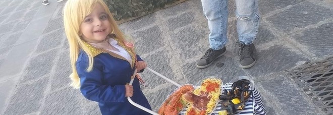 Carnevale a Napoli, la maschera della figlia d’’o Marenaro è già virale